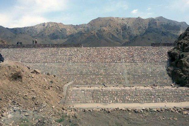 اجرای بند خاکی روستای حاجی آباد مود با اعتبار 4.5 میلیارد ریال شروع شد