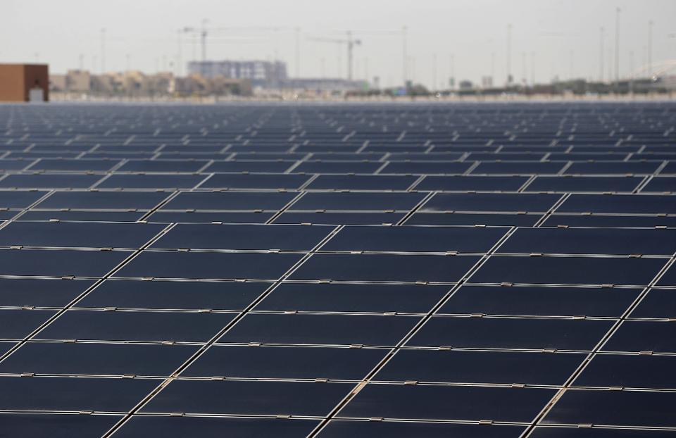 بزرگترین مزرعه خورشیدی جهان در ابوظبی