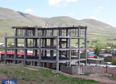 بازدید استاندار اردبیل از اولین هتل 3 ستاره روستایی در حال احداث استان