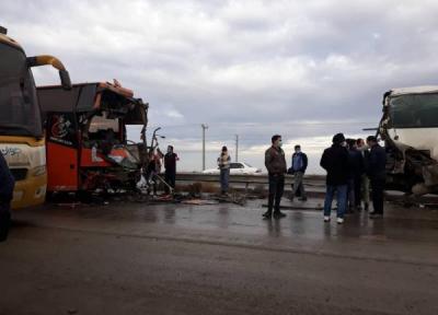 خبرنگاران تصادف زنجیره ای در اتوبان کرج - قزوین 12 مصدوم برجای گذاشت