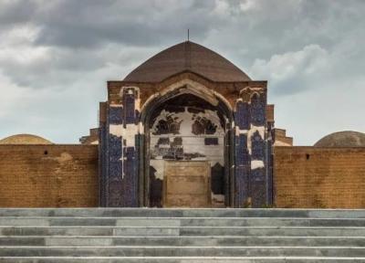 مسجد کبود تبریز؛ داستان شاهکار فیروزه ای
